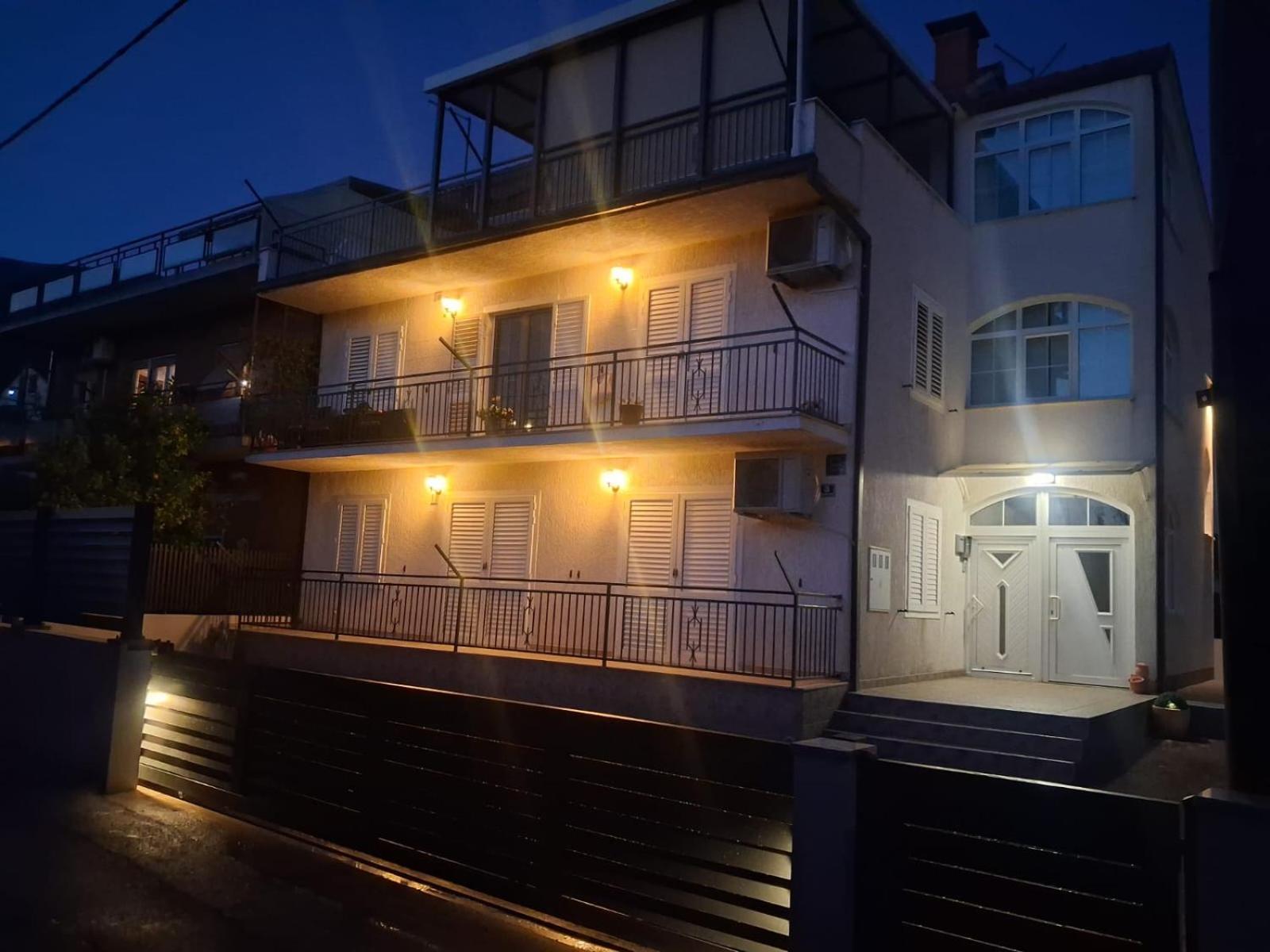 Apartment Marko Каштела Екстер'єр фото