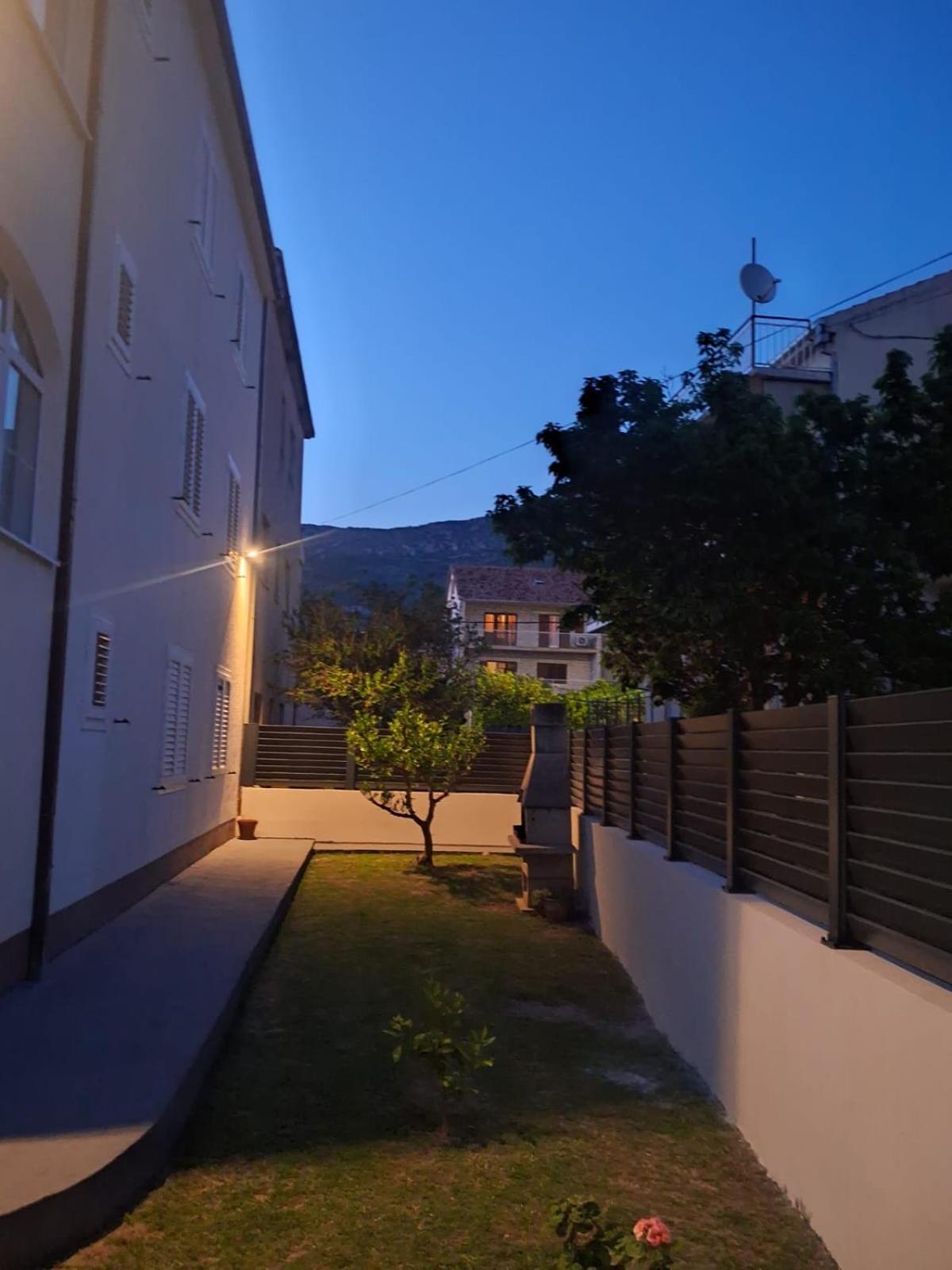 Apartment Marko Каштела Екстер'єр фото