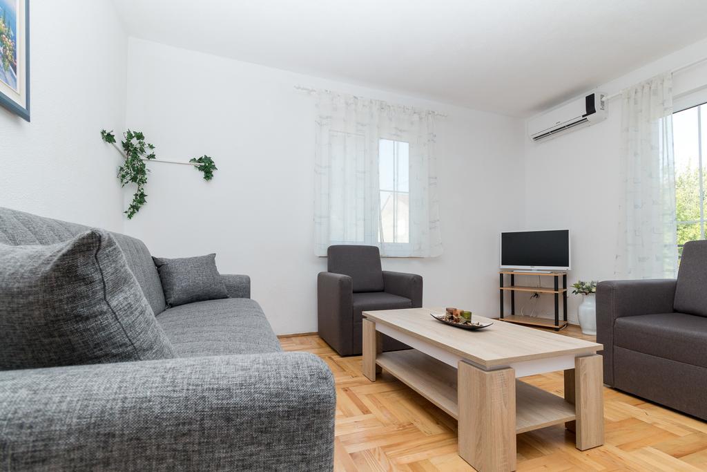 Apartment Marko Каштела Екстер'єр фото
