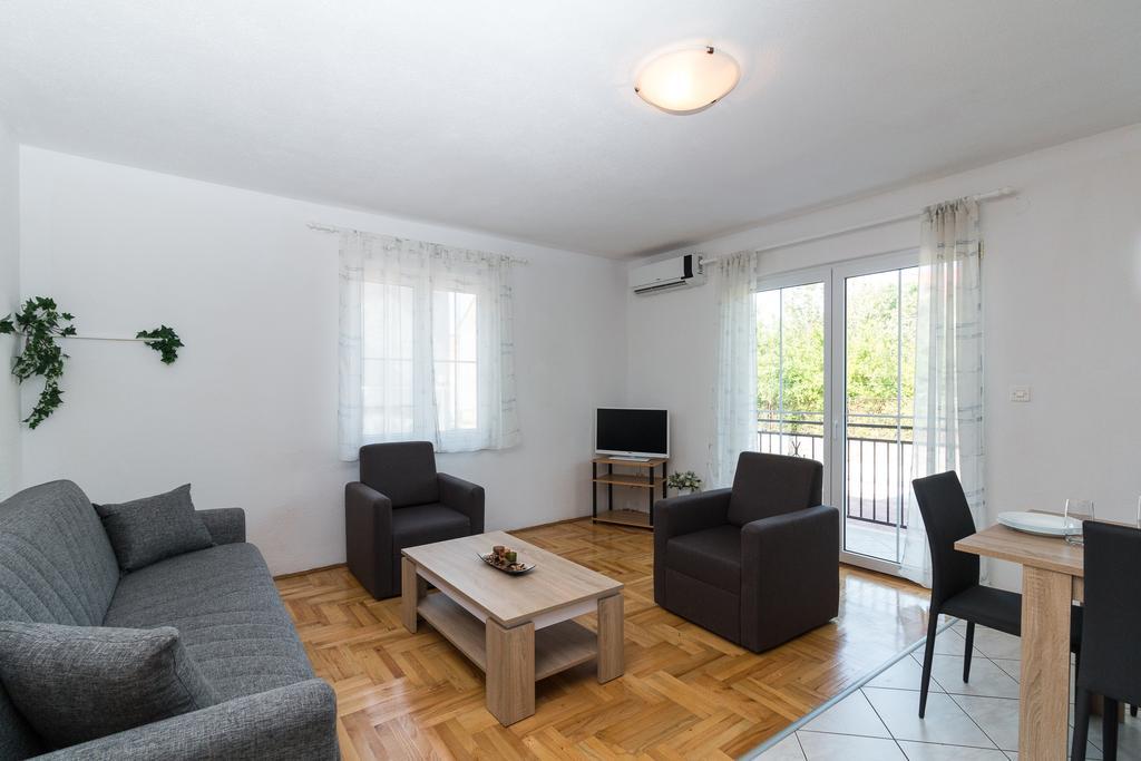 Apartment Marko Каштела Екстер'єр фото